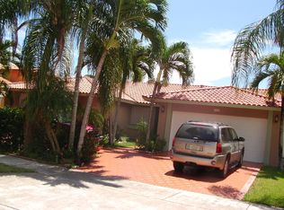 8102 NW 164th Ter, Miami Lakes, FL 33016