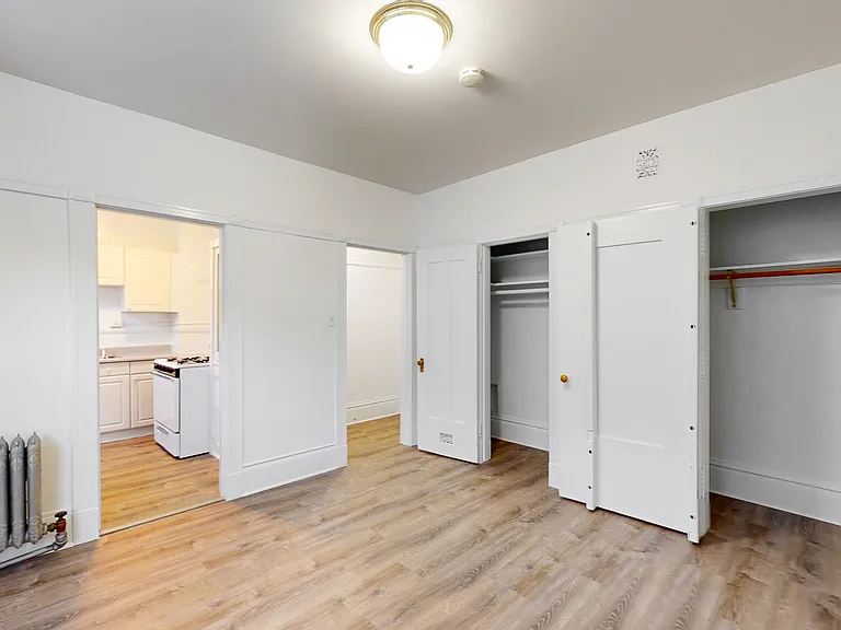 154 Franklin St #206 — Photo 3