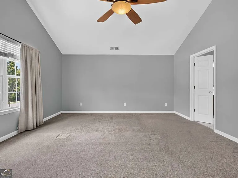 153 Fitzroy Ln — Photo 38