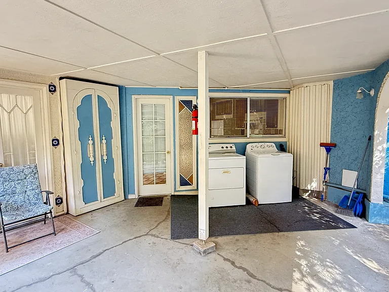411 Brook Dr #A — Photo 6