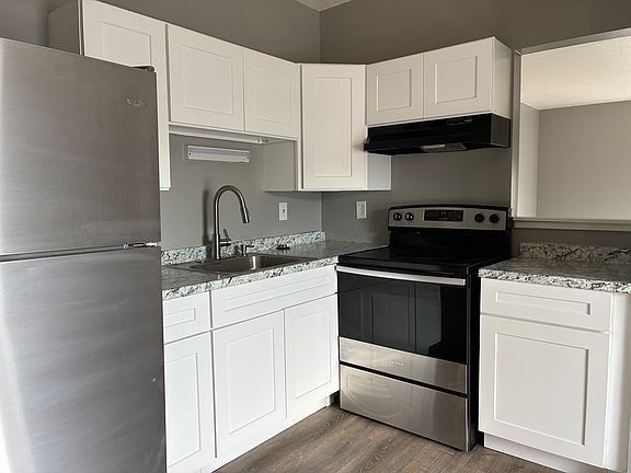 4th image of 301 Main St #402