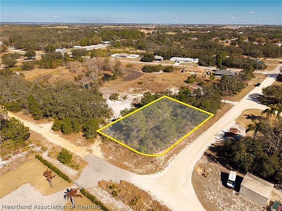 3rd image of 2950 N Lancaster Rd