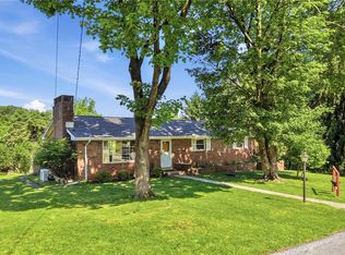 2224 Sunset Ln, Fountain Hill, PA 18015