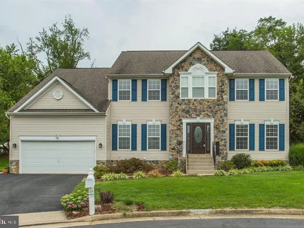 38 La Quinta Ct, Charles Town, WV 25414
