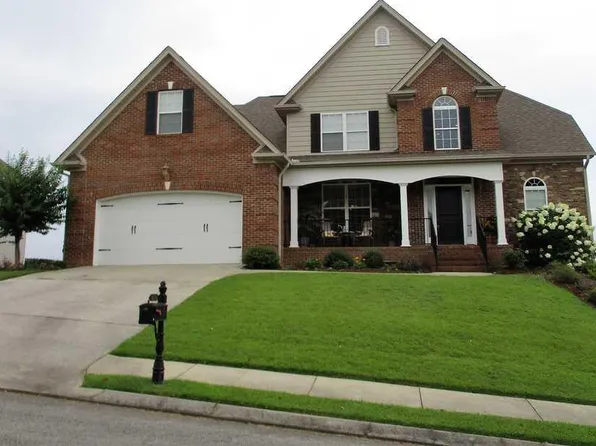 9590 Wiltshire Dr, Ooltewah, TN 37363