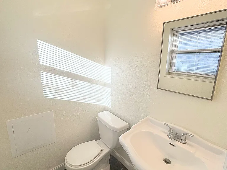 126 Raymond Dr — Photo 7