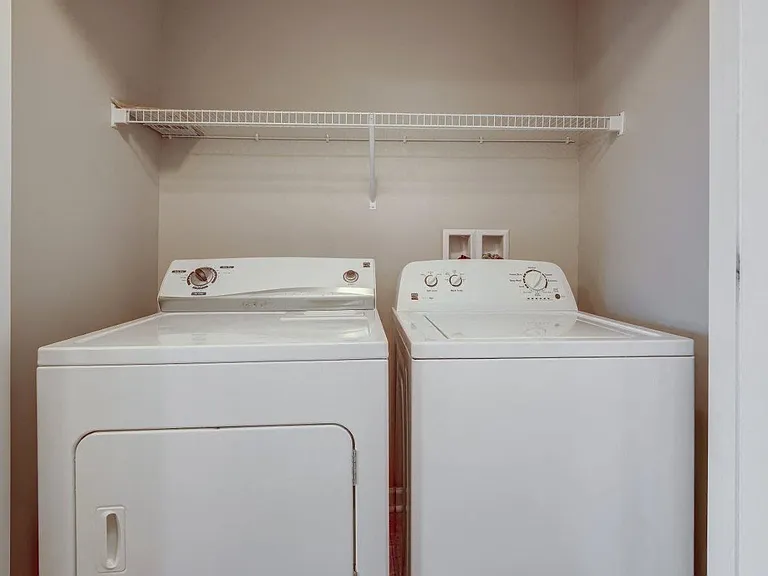 Webster Green Apartment Homes — Photo 17