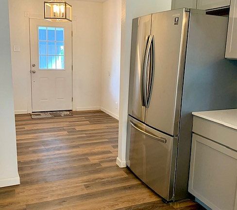 5th image of 1010 N Adams St