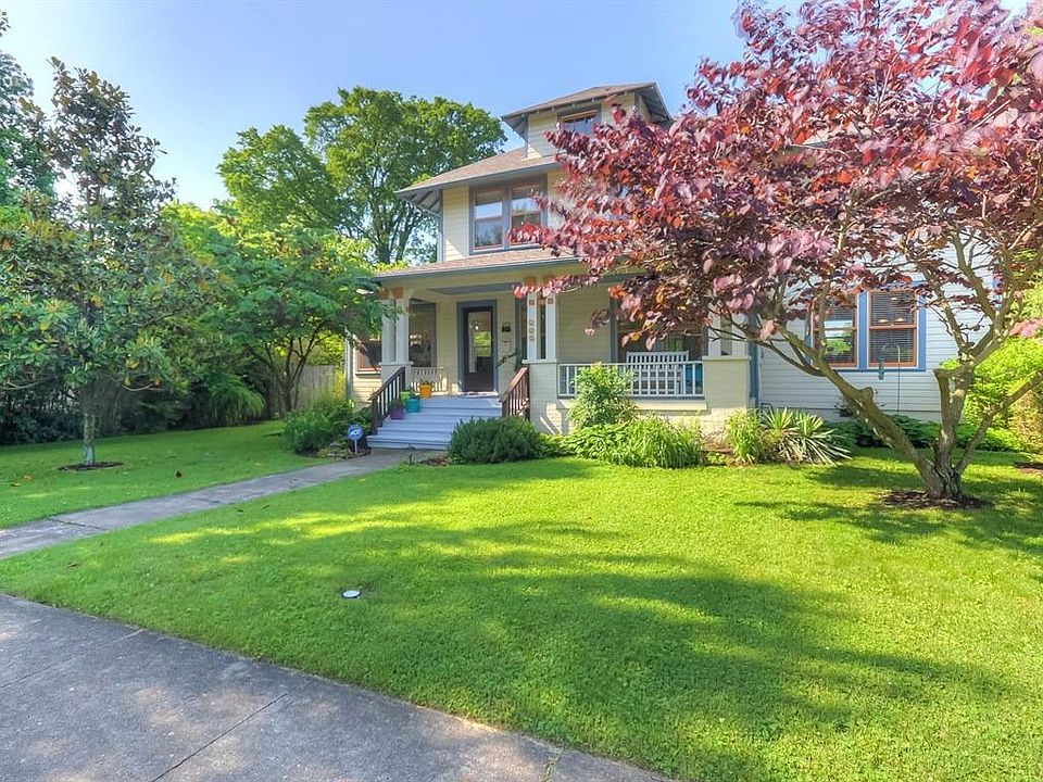 1st image of 164 Rosemont Gdn