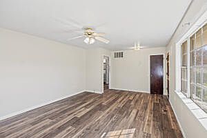 5th image of 204 W 19th St