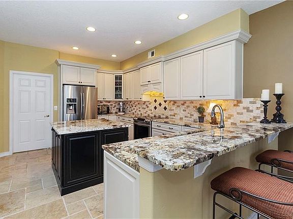 2nd image of 2201 Tall Oak Dr