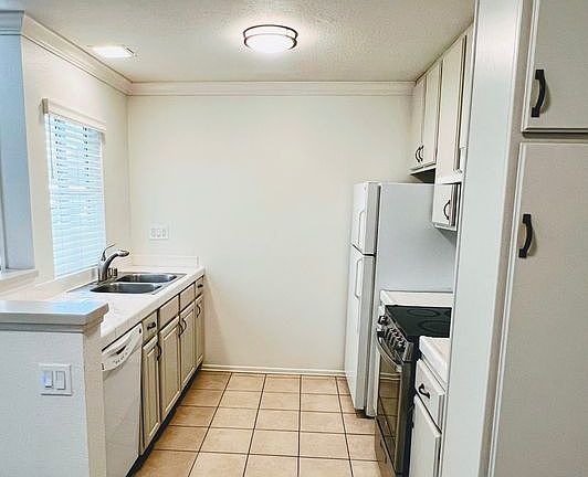 3rd image of 23341 La Crescenta #301-A