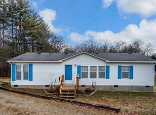 40 Motts Dr, Candler, NC 28715