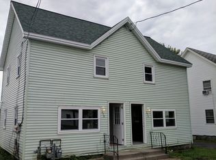 236 Dodge Ave, Sackets Harbor, NY 13685