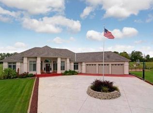 7615 Credit River Blvd, Prior Lake, MN 55372