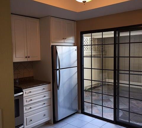 3rd image of 802 Juno Ln