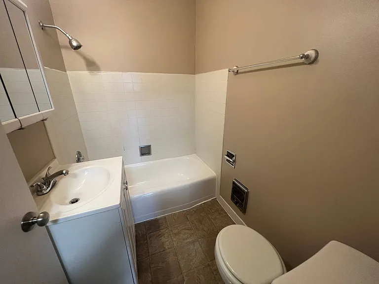 Fairview Apartments — Photo 17