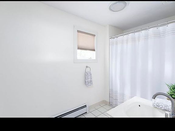 5th image of 34 Sherbrook Ave #1