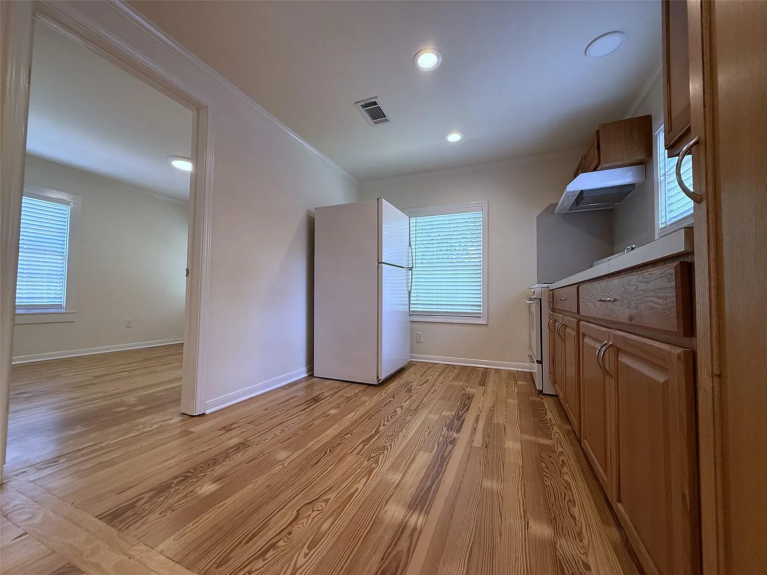 1 bed, 1.0 bath, 630 sqft, $1,300 — Photo 4