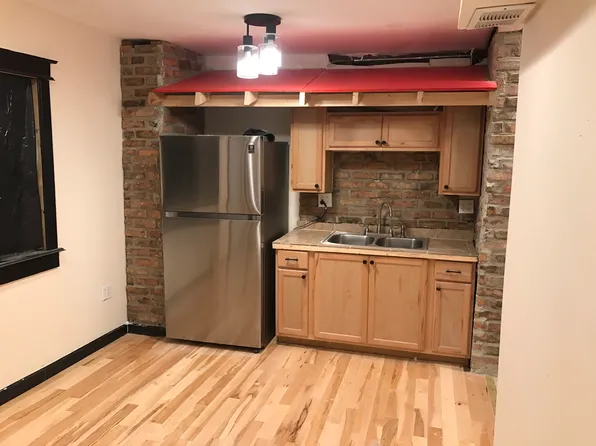 9616 S Exchange Ave #1R, Chicago, IL 60617