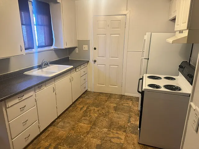 1218 West Main Street - 1 — Photo 2