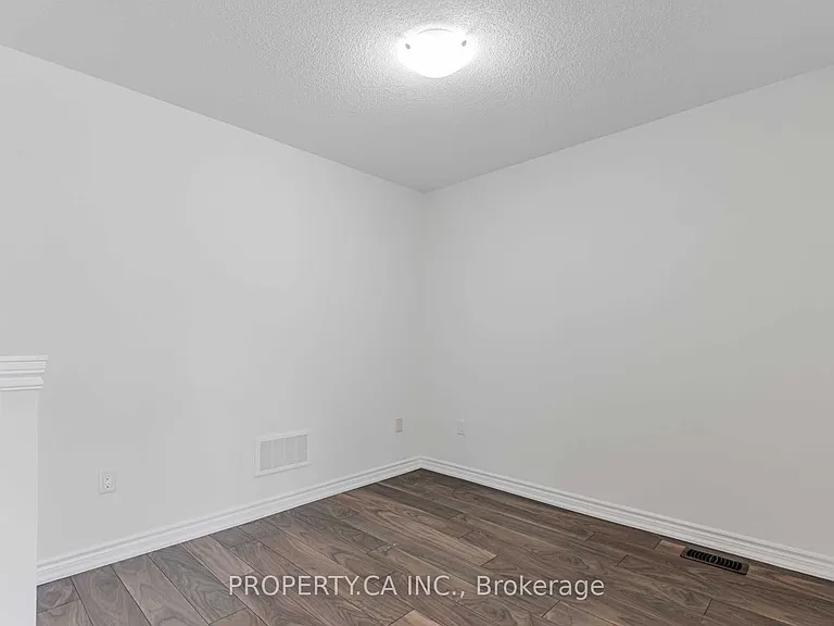 1277 Peelar Cres — Photo 14