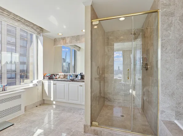 220 Riverside Boulevard image 19 of 28