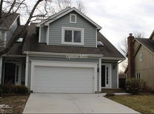 10731 W 116th Ter, Overland Park, KS 66210