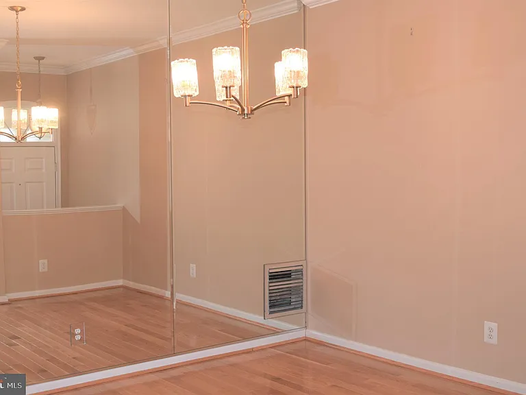 8933 Royal Astor Way — Photo 8