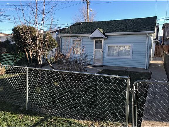5th image of 4015 N Oketo Ave