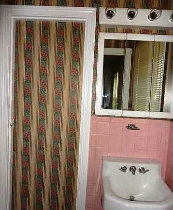 603 Old Mill St Half Bathroom