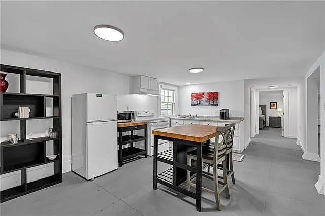 1539 Dante St #B — Photo 3