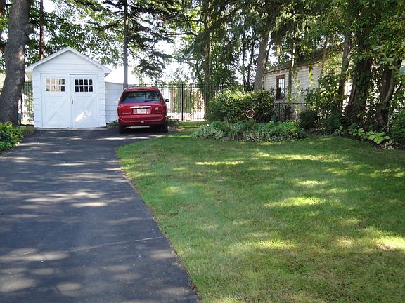 3rd image of 50 Ely Pl