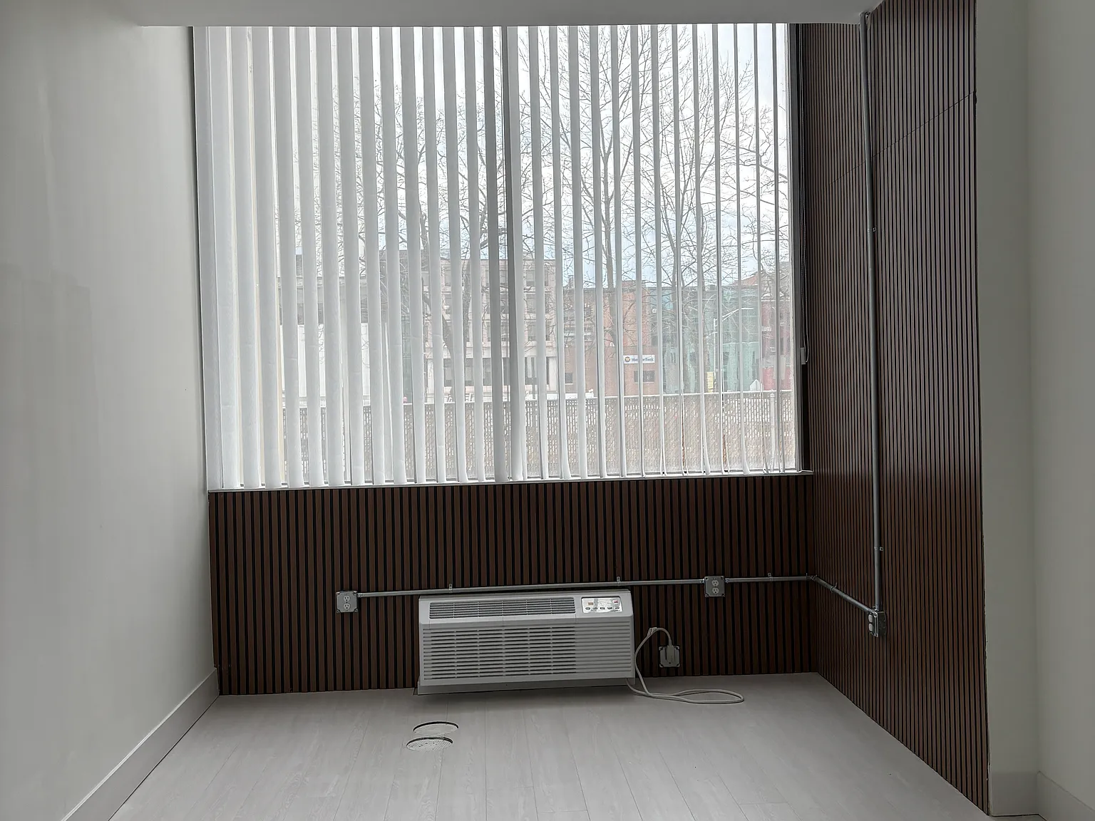 Studio, 300 sqft, $1,095 — Photo 3