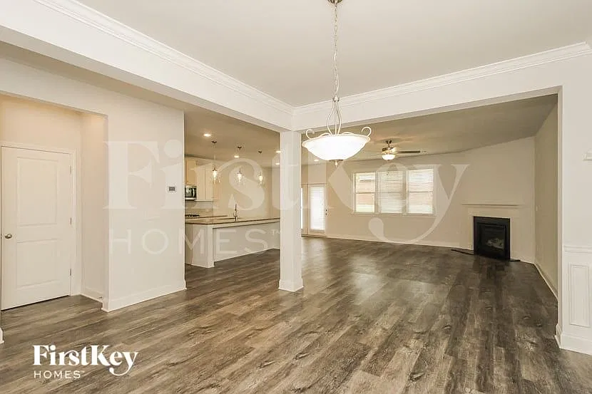 5 bed, 4.0 bath, 3310 sqft, $3,575 — Photo 3