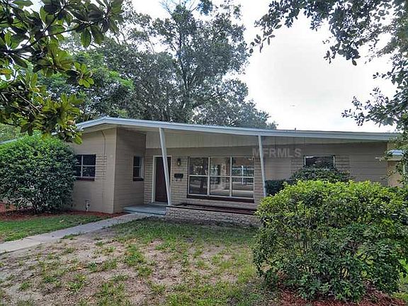 3rd image of 1209 S Crystal Lake Dr
