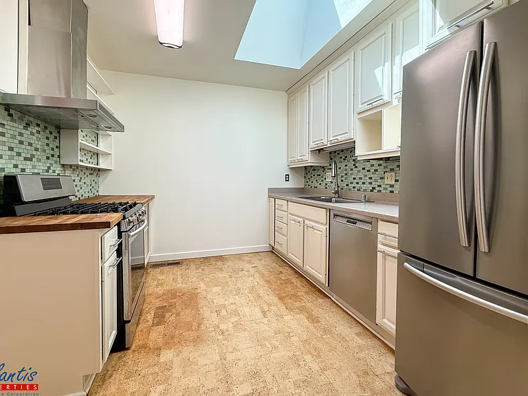 207 Harding Ave — Photo 3
