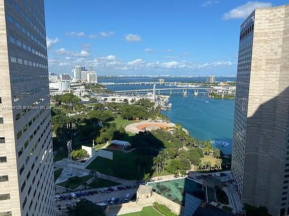 2nd image of 325 Biscayne Blvd #2914