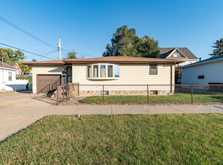 204 3rd St NW #1/2, Mandan, ND 58554
