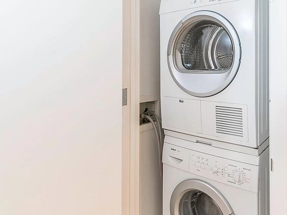 5th image of 635 W 42nd St APT 20G