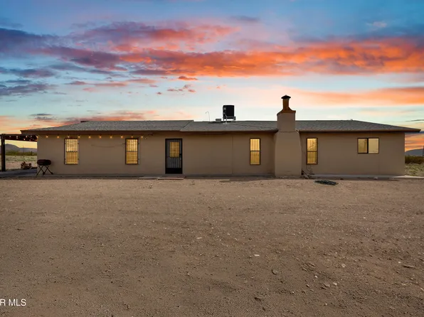 17474 Arratia Ave, El Paso, TX 79938