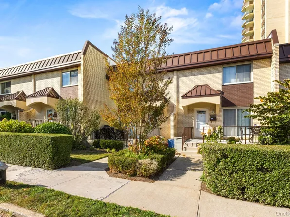 215-15 23 Avenue #TH, Bayside, NY 11360