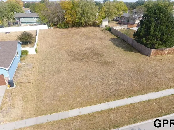 5242 W Redberry Ln, Lincoln, NE 68528