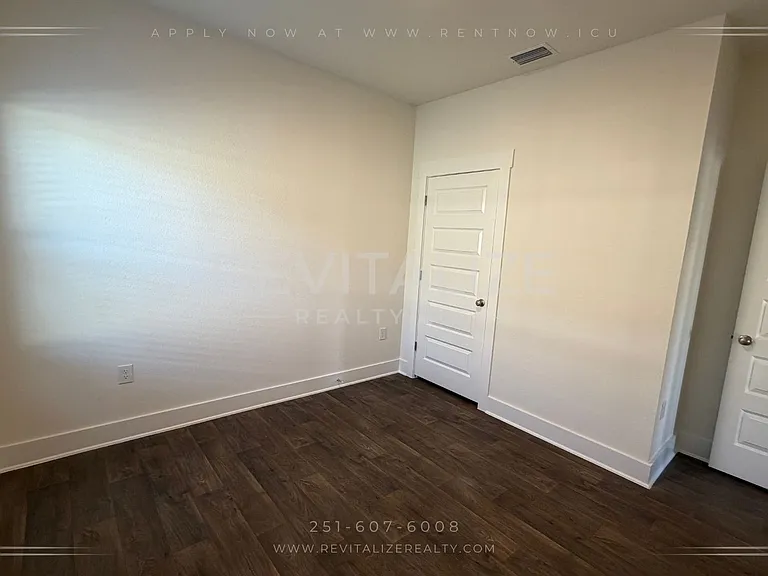 14913 Dayton Cir — Photo 7
