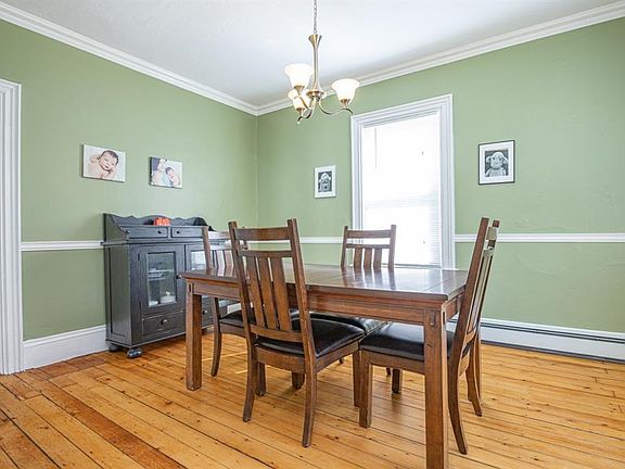4th image of 28 Woodbine St