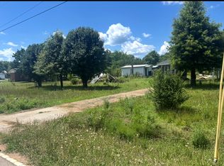 300 Simpson St, Calhoun Falls, SC 29628