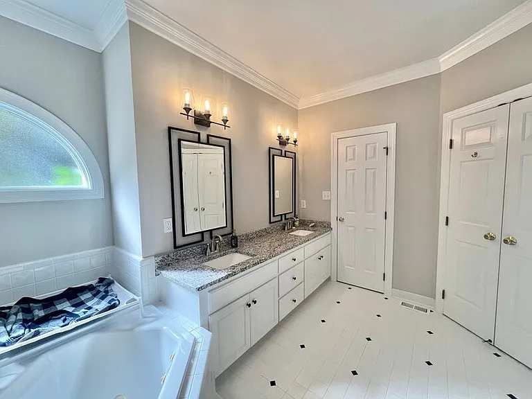 9105 Kirkhill Dr — Photo 17