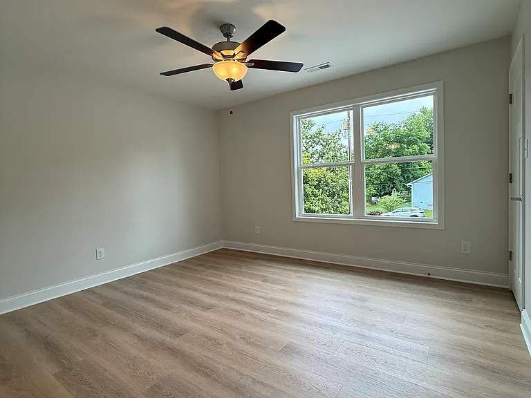 109 S Hickory Ln — Photo 12