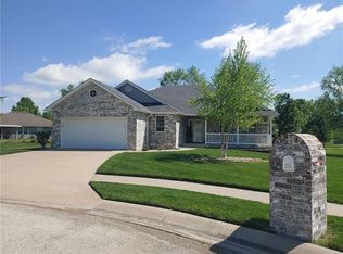 1705 E Kt Cir, Clinton, MO 64735