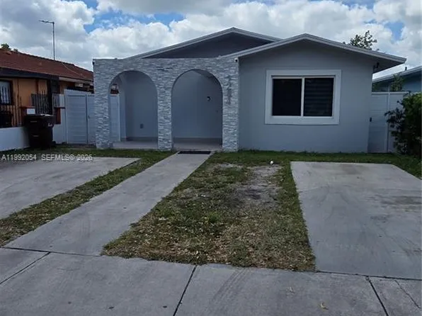 1284 W 38th Pl, Hialeah, FL 33012